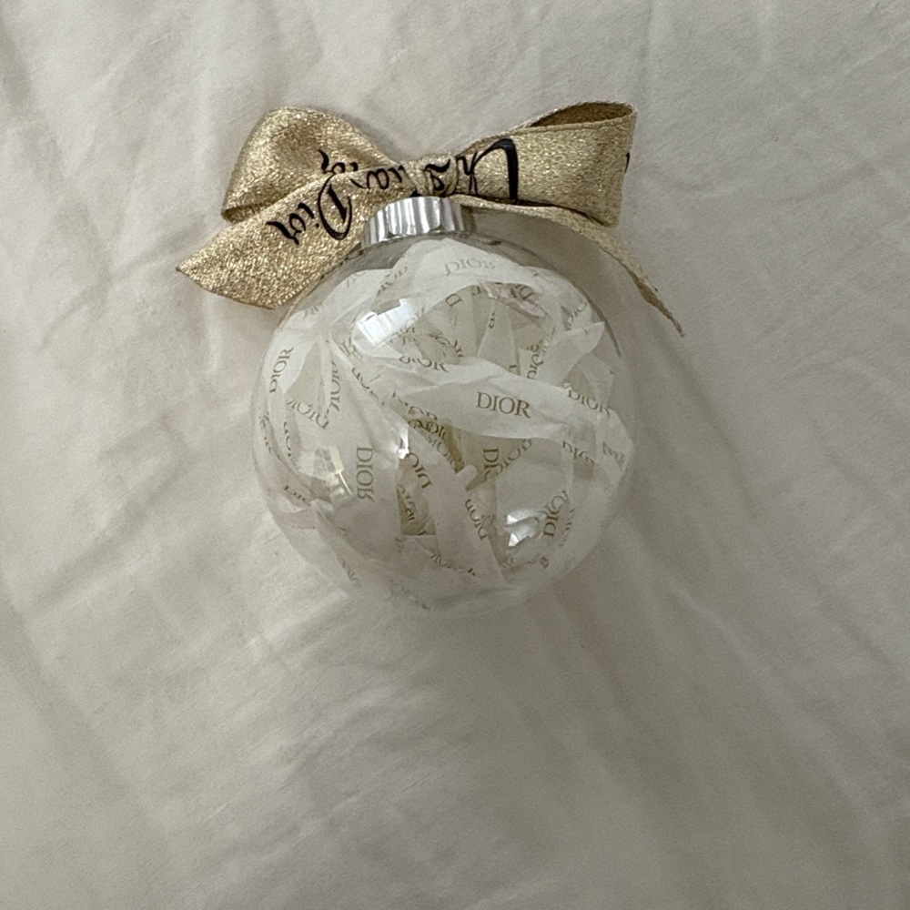 Dior Festive Ornament - Gold and White - Set of 14 - Picture 5 of 10